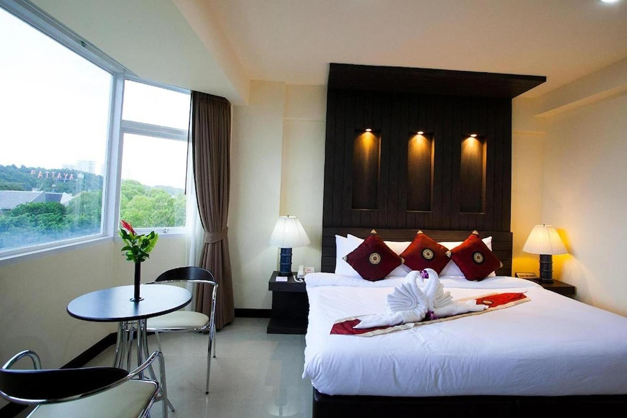 Suncity Hotel Паттая Екстер'єр фото