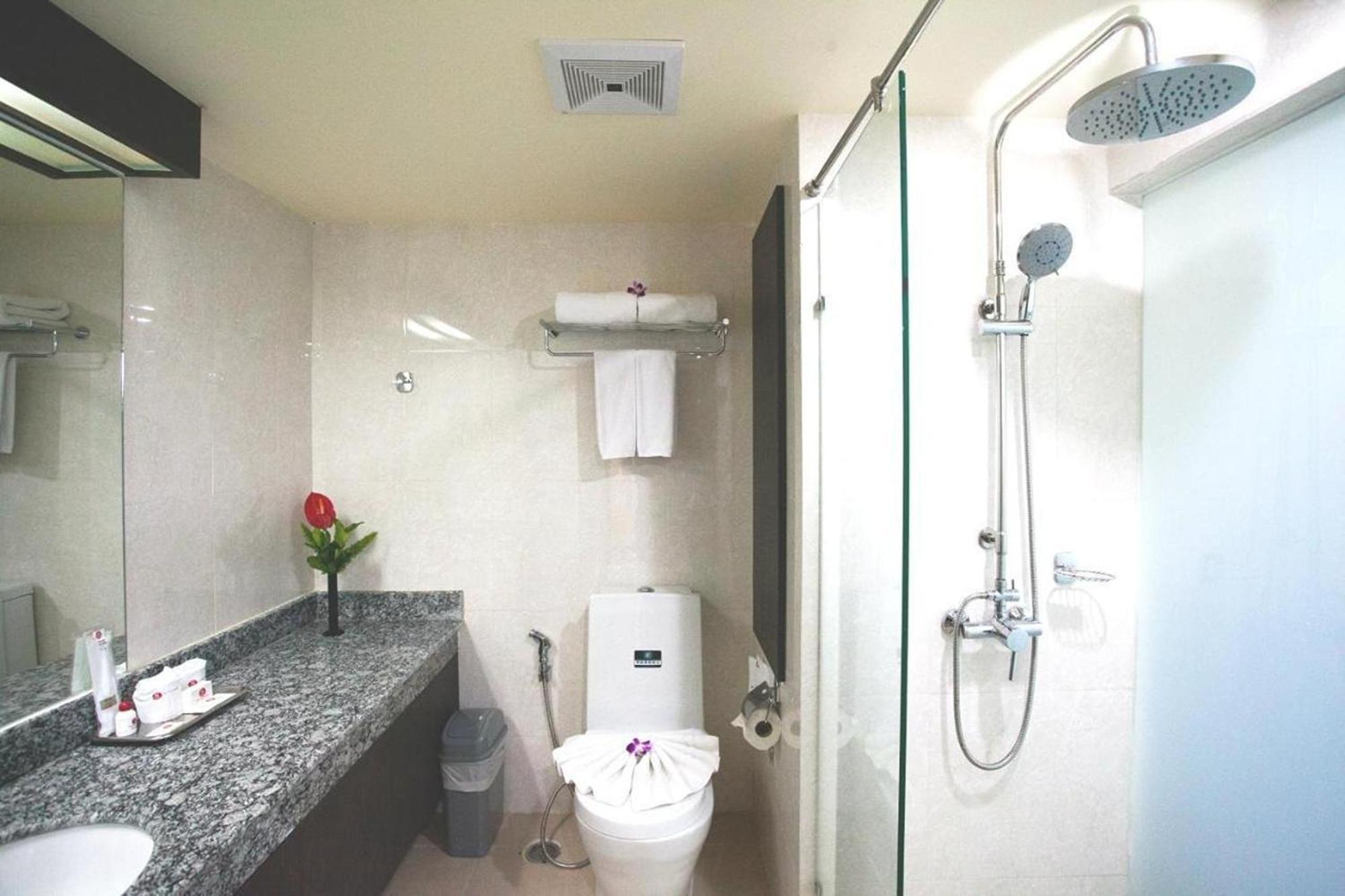 Suncity Hotel Паттая Екстер'єр фото